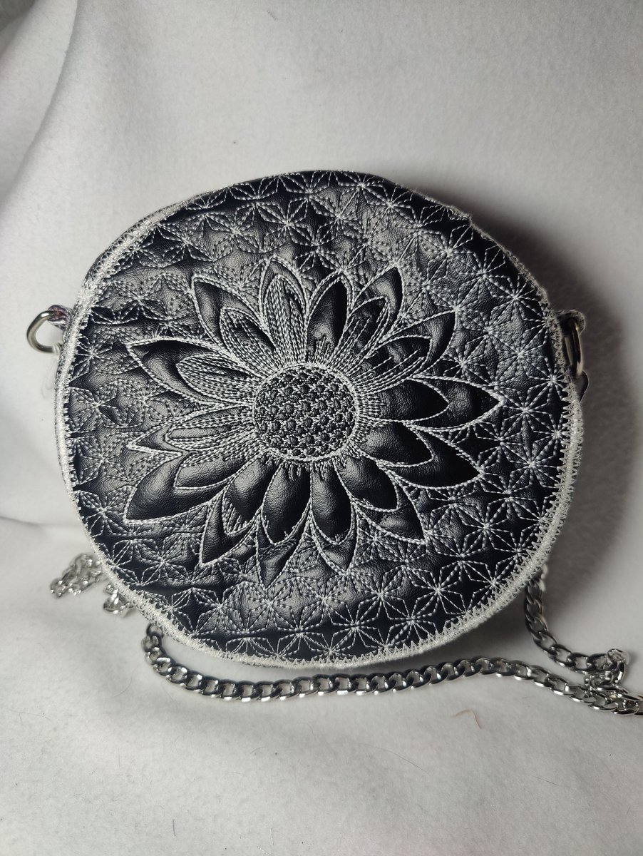 Handmade Black and White Round Flower Zipper Purse, Crossbody Round Embroidered Purse