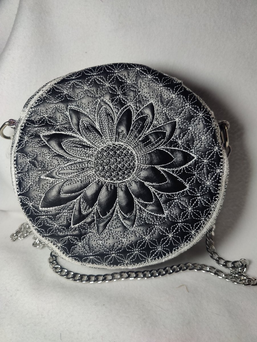 Handmade Black and White Round Flower Zipper Purse, Crossbody Round Embroidered Purse