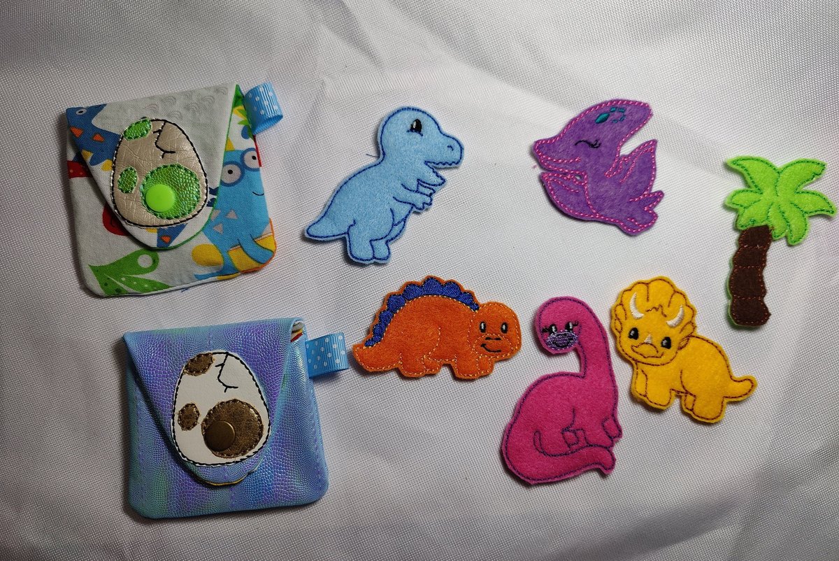 Dinosaur Play Set, Dinosaur Travel Feltie Playset, T-Rex, Triceratops, Pterodactyl, Brachiosaurus