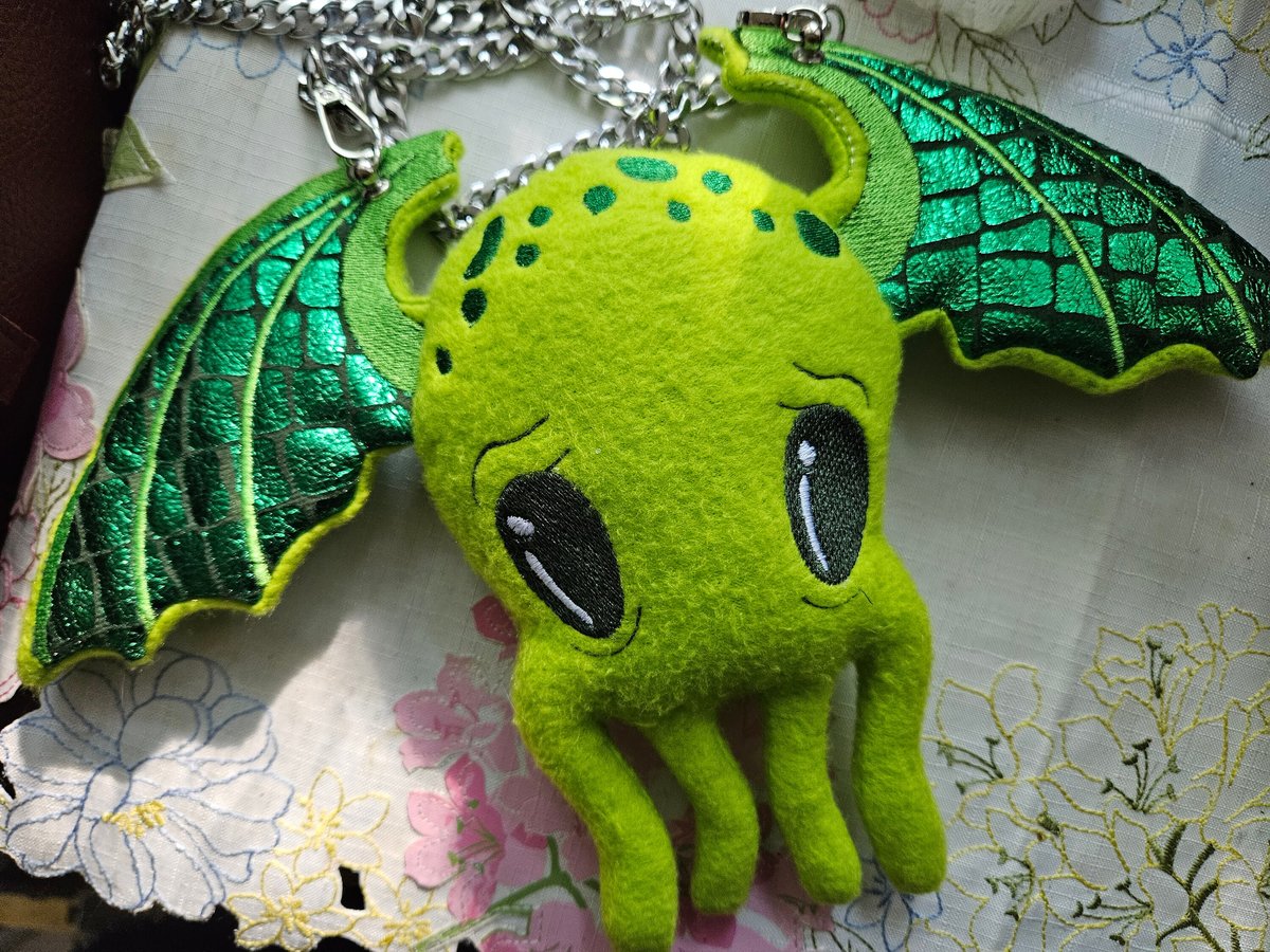 Cutie Cthulhu Side Familiar Purse