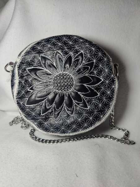Handmade Black and White Round Flower Zipper Purse, Crossbody Round Embroidered Purse