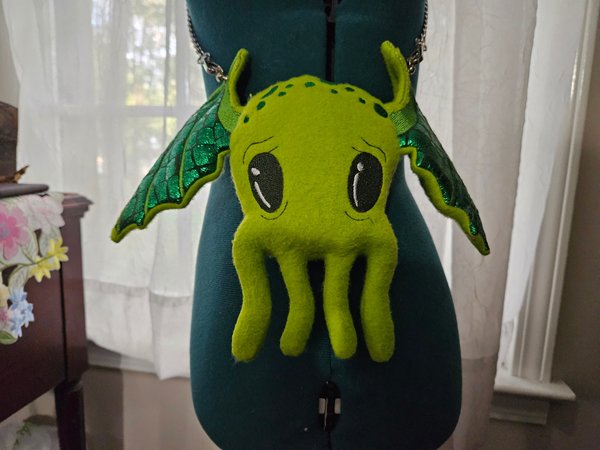 Cutie Cthulhu Side Familiar Purse